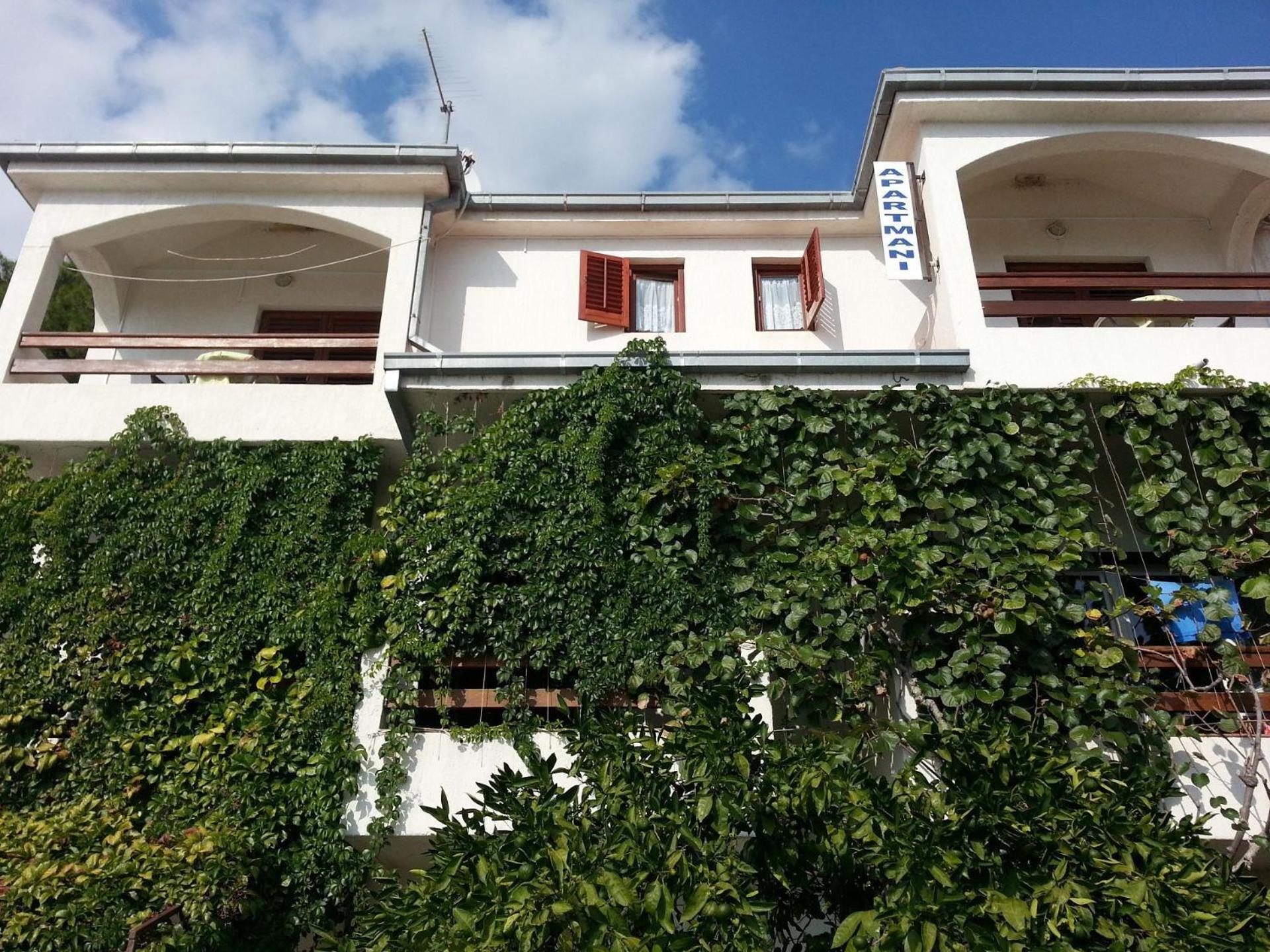 Apartments Neva Sumpetar Bagian luar foto